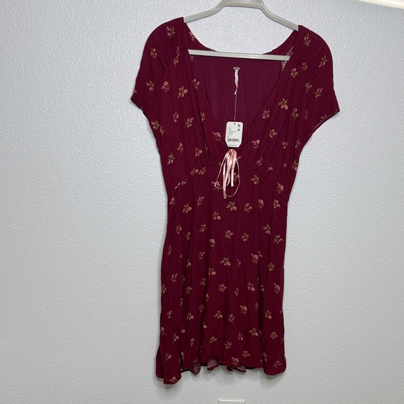 NWT Free People Everyone’s Favorite Minidress Red Floral M - Picture 5 of 9